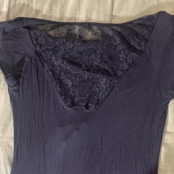 Black short sleeve top with Lace Size: Large. NWT - Picture 2 of 4